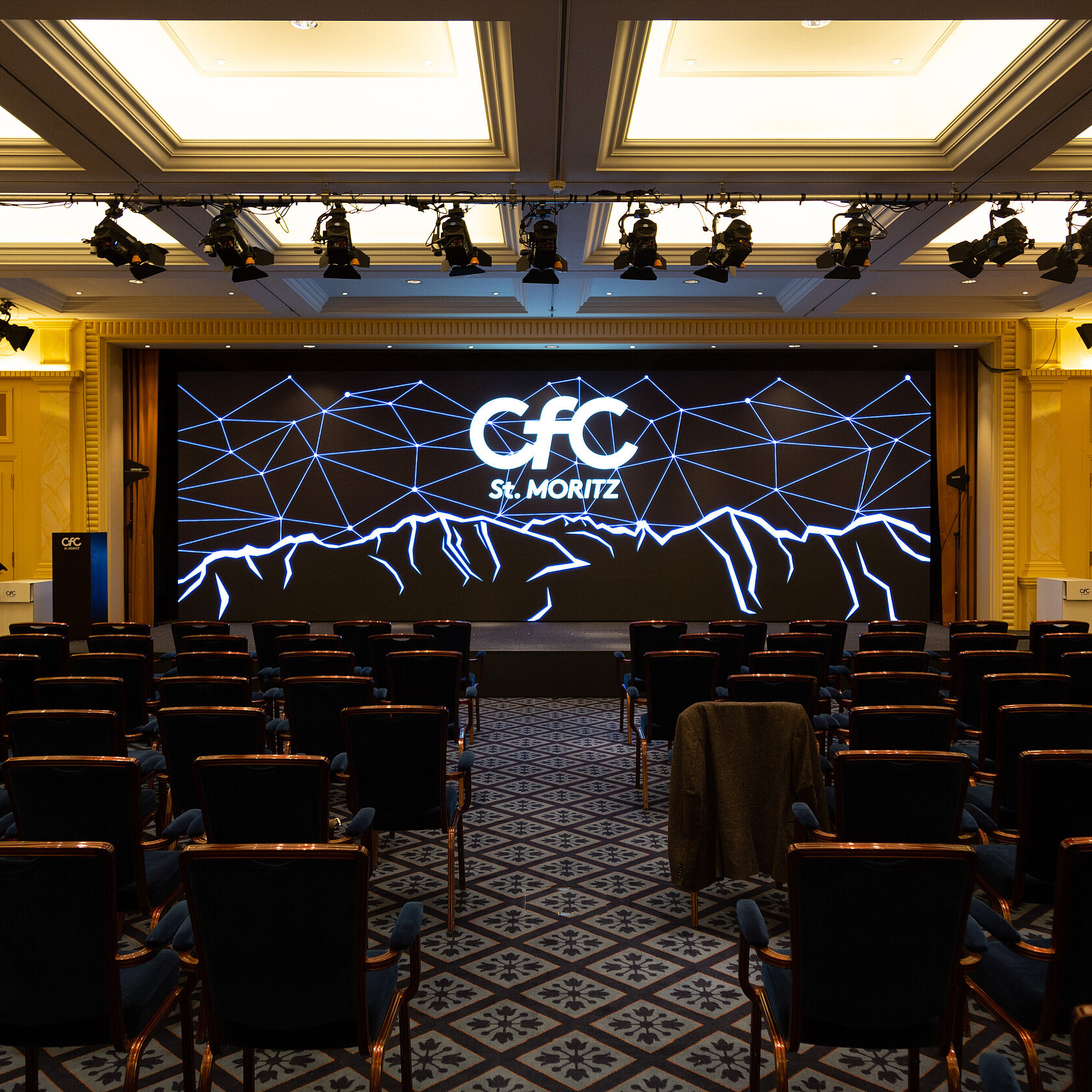  Crypto Finance Conference in St. Moritz. Planung und Realisation der gesamten Bühnentechnik inkl. Licht, Audio, Videozuspielung und LED Wand.